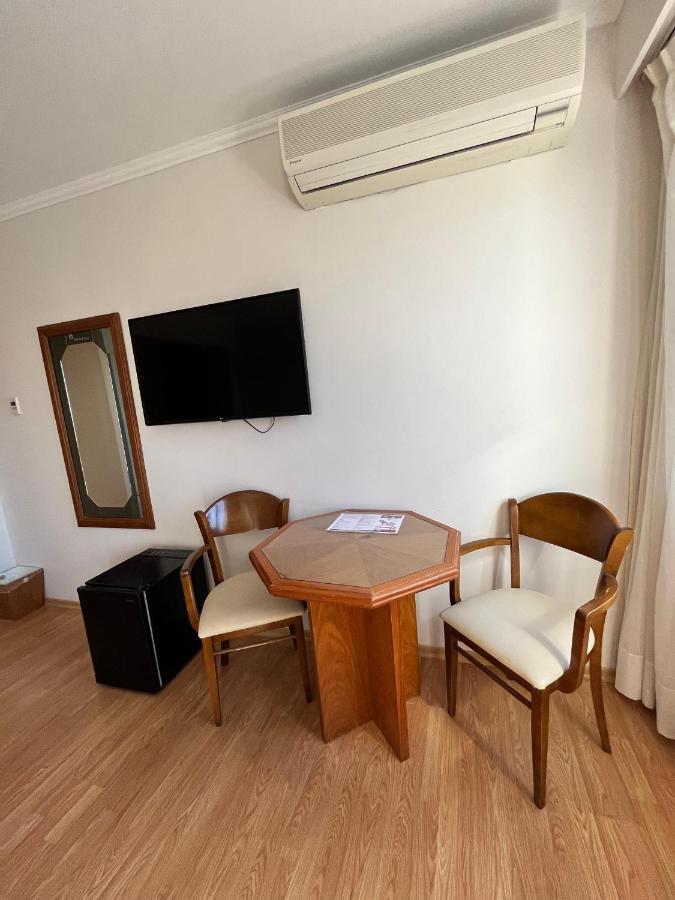בואנוס איירס Bristol Hotel מראה חיצוני תמונה